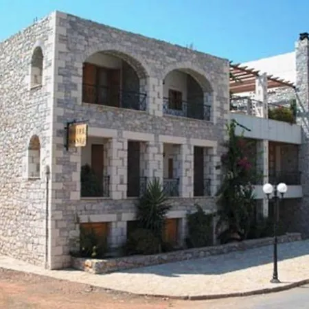 Mani Hotel 2*